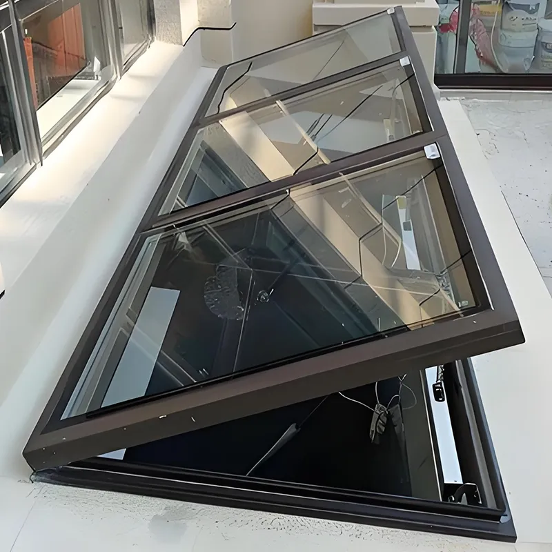 Cad é an praghas tipiciúil doirse cóimhiotal alúmanaim?