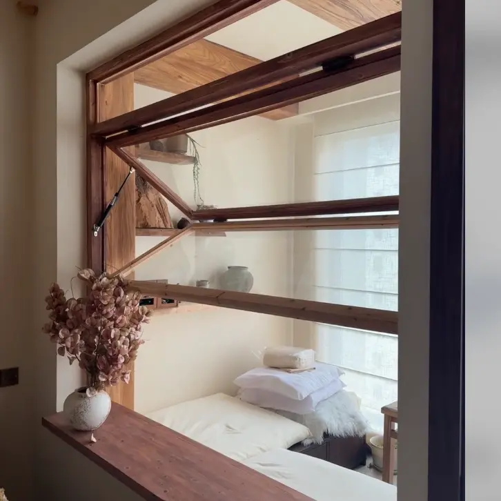 Fuinneoga Cóimhiotal Alúmanam le hInse Barr