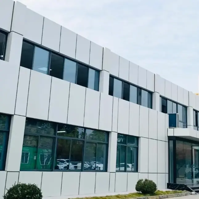 Ballaí Cuirtín Painéal Aonair Alúmanam Coinbhinsiúnta