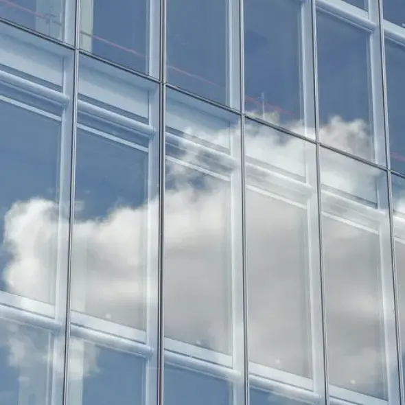 Gloine UV-Resistant le haghaidh Doirse agus Windows